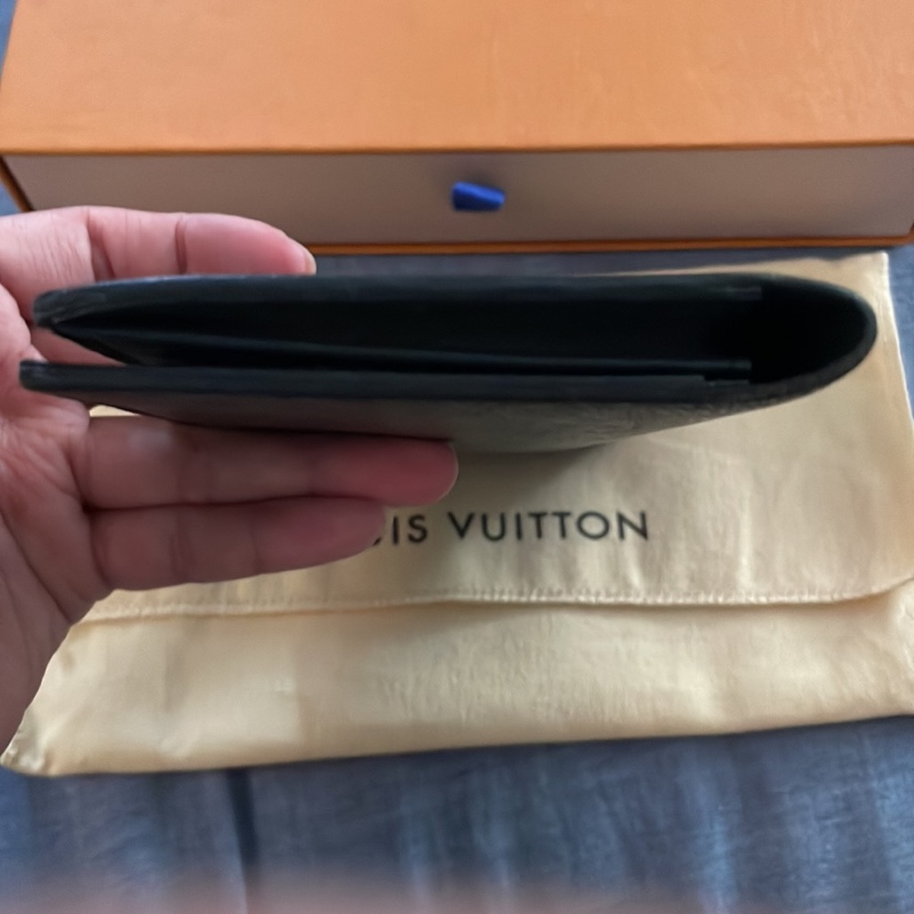 Louis Vuitton Epi wallet - Picture 8 of 9